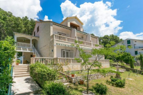 Apartments by the sea Brela, Makarska - 18356